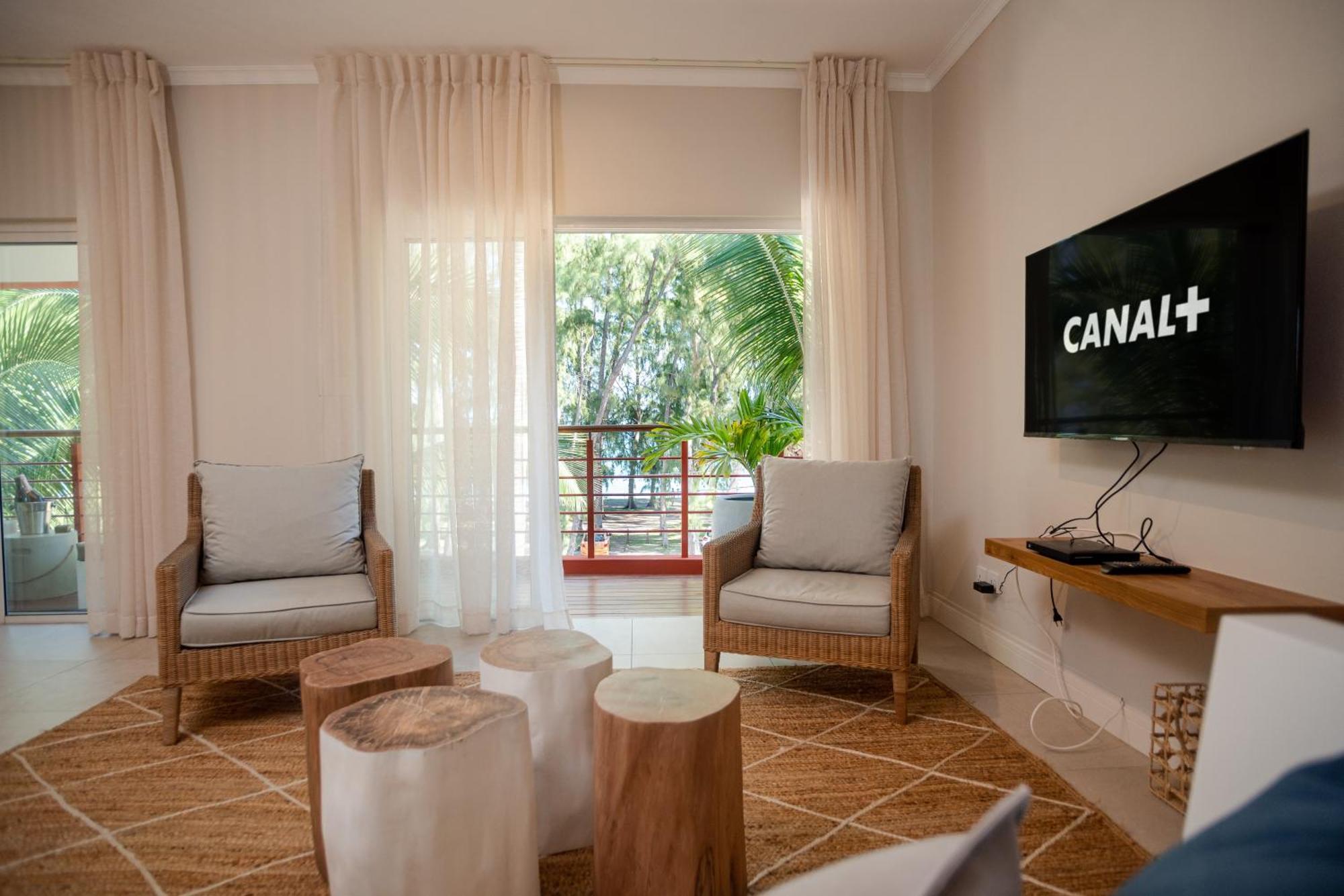 Blue Coral Beachfront Penthouse Flic en Flac Bagian luar foto
